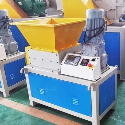 Компактный дизайн 380V / 50Hz напряжение мини двойной вал измельчитель для малого производства